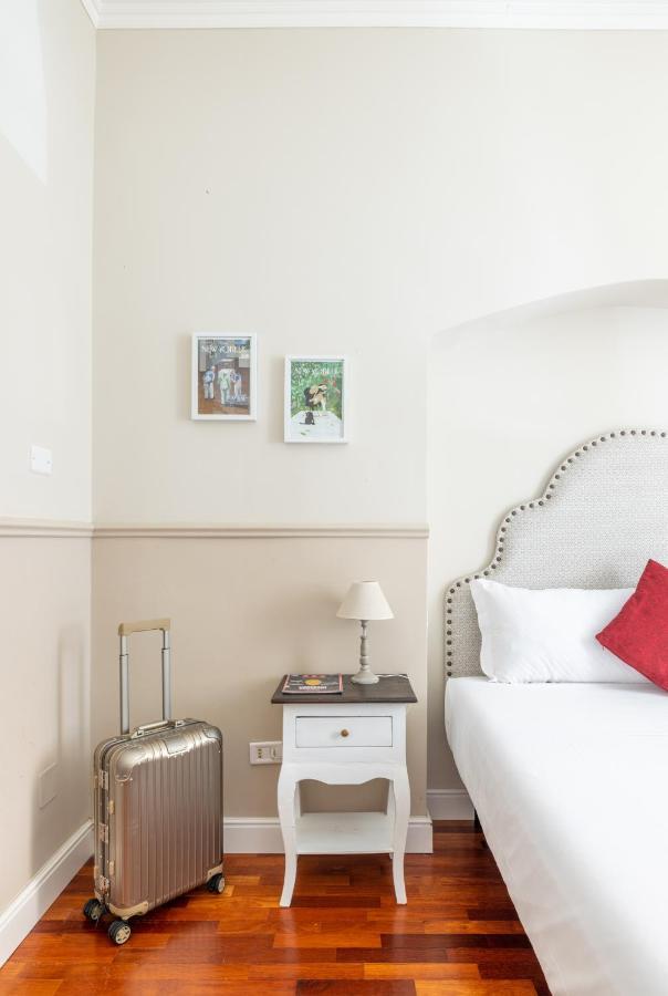 Charming Apartment With Patio A Few Steps From Colosseum Exterior photo